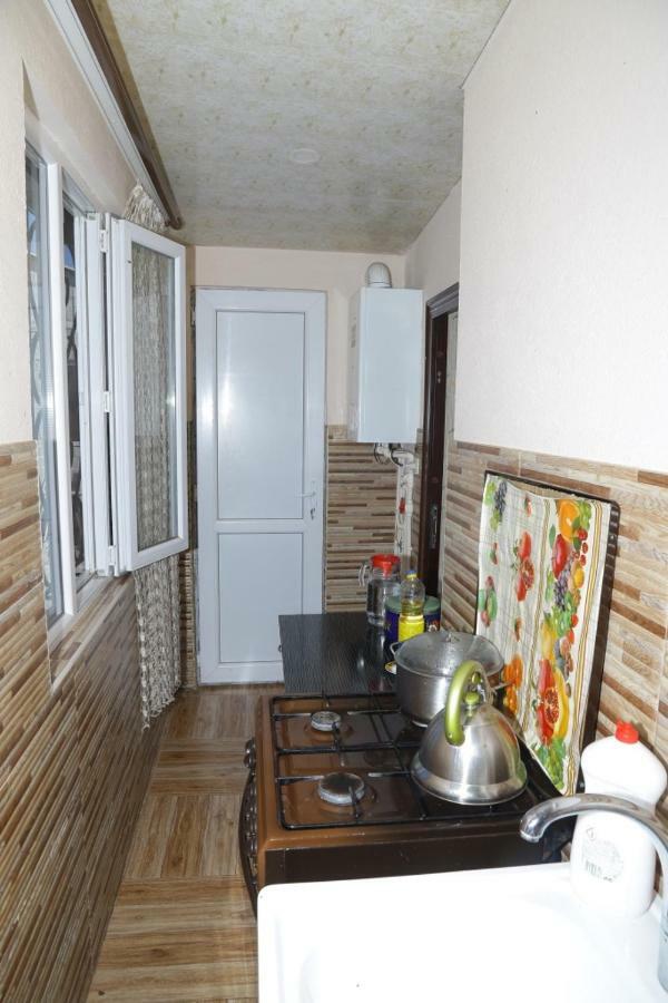 Nana'S Apartment Kutaisi Bagian luar foto