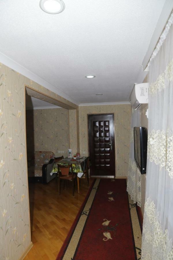 Nana'S Apartment Kutaisi Bagian luar foto