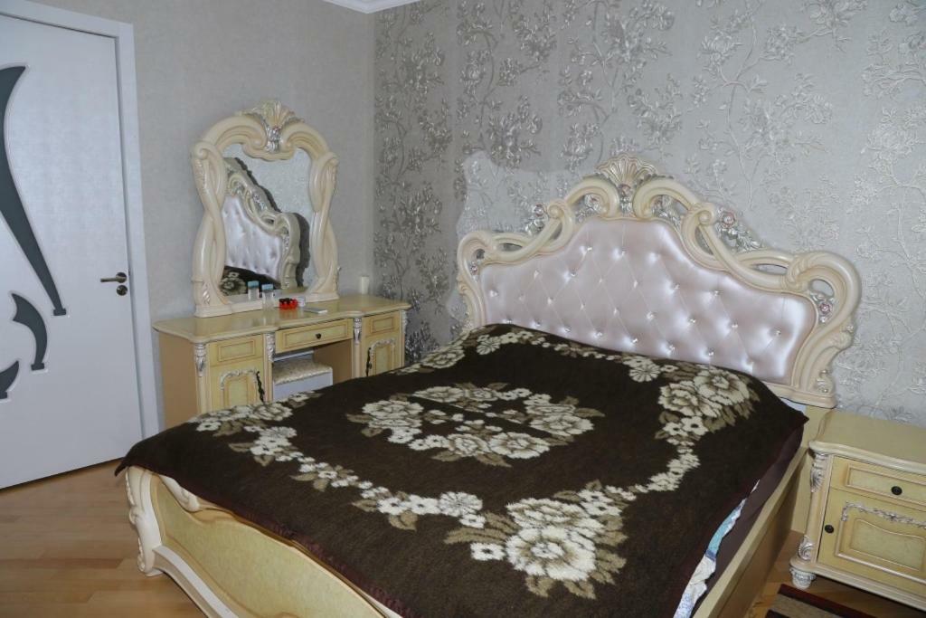 Nana'S Apartment Kutaisi Bagian luar foto